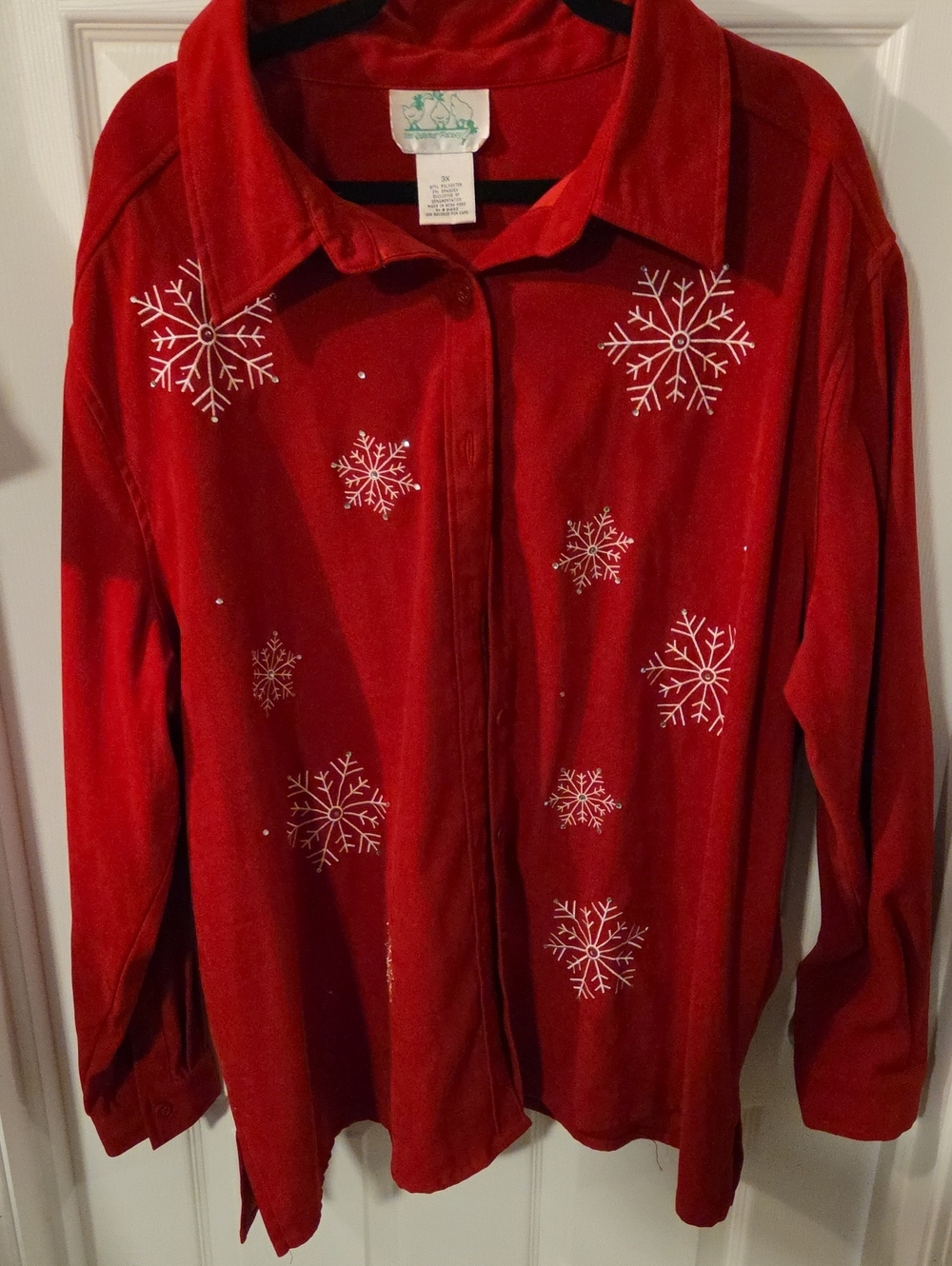 Women's Red Snowflake Holiday Jacket - Vintage Quacker Factory